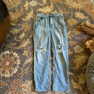 Blue ripped Madewell the perfect vintage straight jean size 26